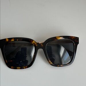 Chic Tortoise Shell Sunglasses